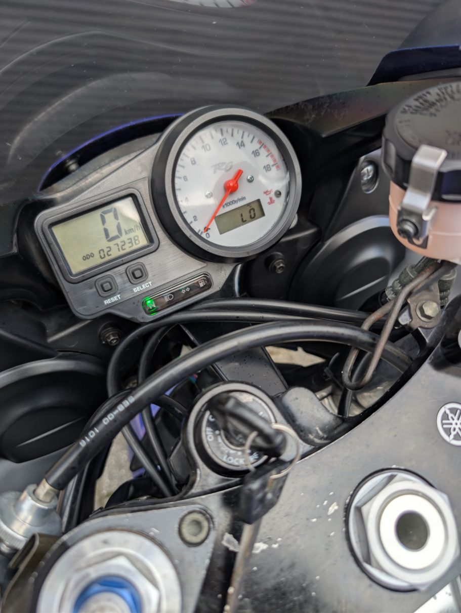 2001 Yamaha YZF-R6 | 27.211 km !! 2001 Yamaha YZF-R6 | 27.211 km !!