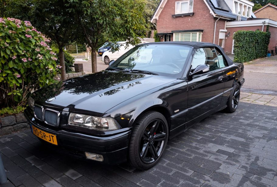 BMW 318i Cabrio E36 BMW 318i Cabrio E36