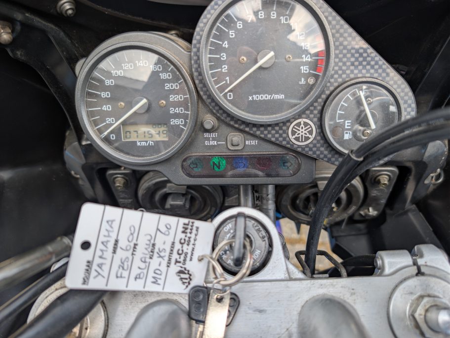 2001 Yamaha FZS600 Fazer 2001 Yamaha FZS600 Fazer