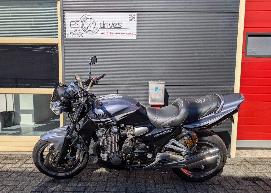2002 Yamaha XJR 1300 2002 Yamaha XJR 1300