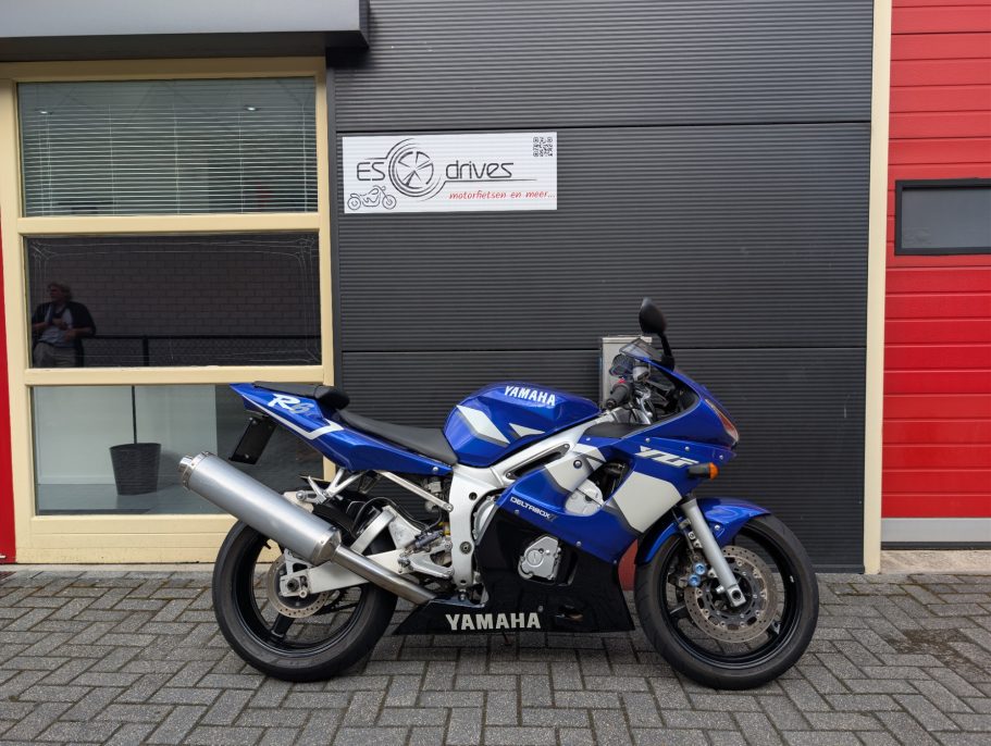 2001 Yamaha YZF-R6 | 27.211 km !! 2001 Yamaha YZF-R6 | 27.211 km !!